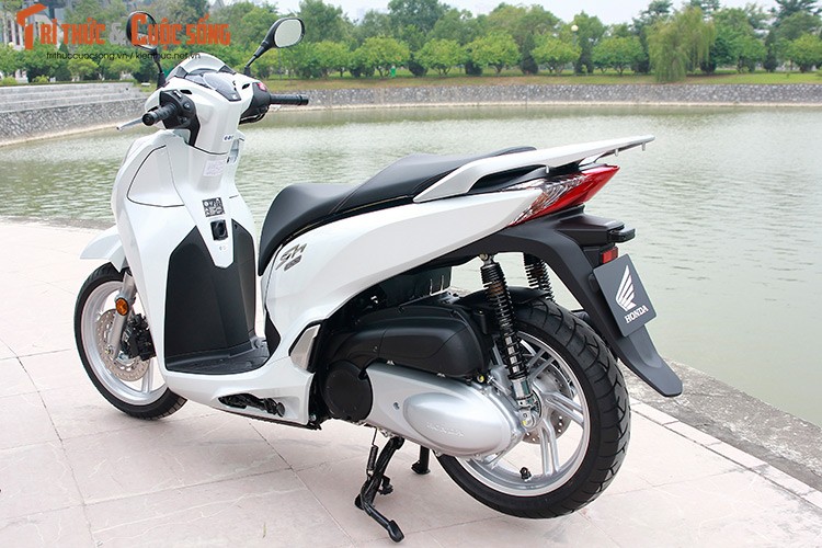 Soi chi tiet Honda SH300i gia 248 trieu dong tai VN-Hinh-13